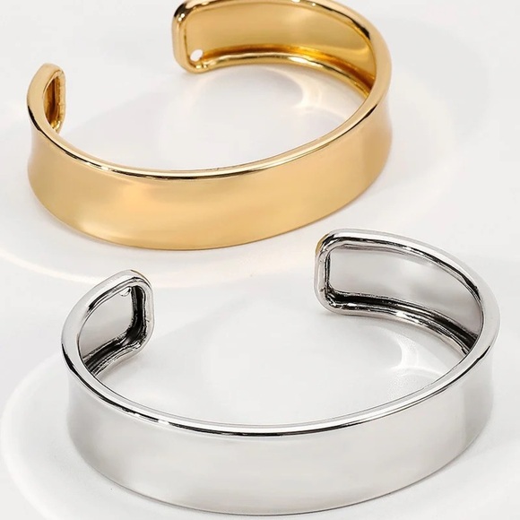 Statement Cuff Bracelet - Picture 4 of 5